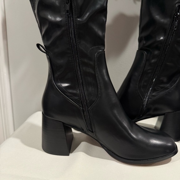 Topshop Knee High Boots w/side zipper and block heel - Picture 13 of 16
